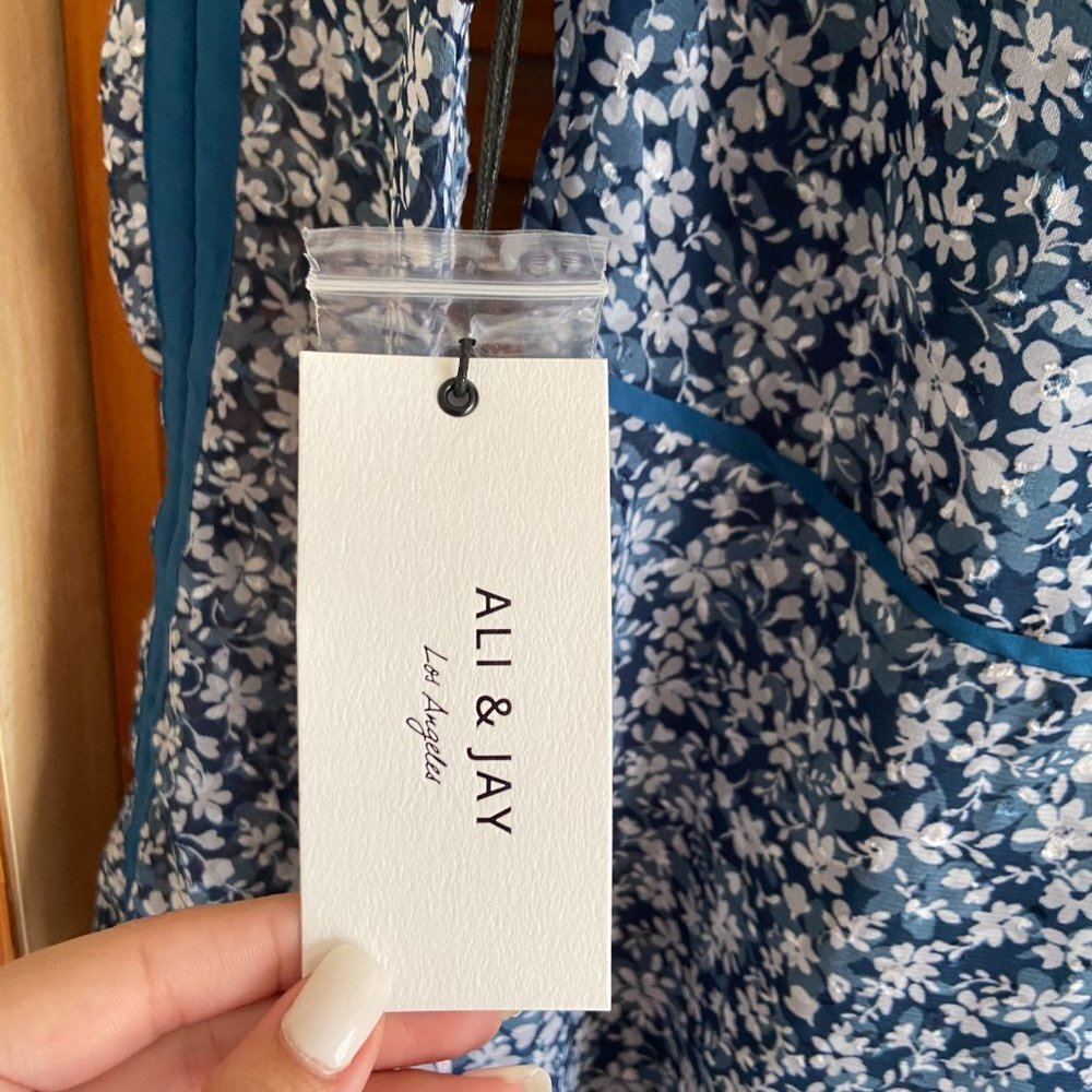 NEW Ali & Jay Blue Floral Field Flowers Midi Dress - Picture 9 of 13